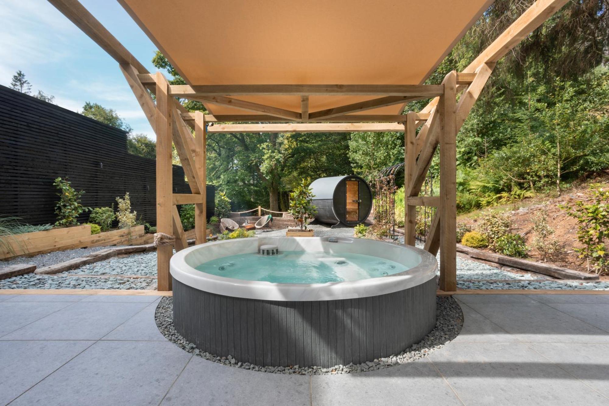 Aphrodites Group - Luxury Hot Tub Suites In Central Lake District! باونيس أون وينديرمير المظهر الخارجي الصورة