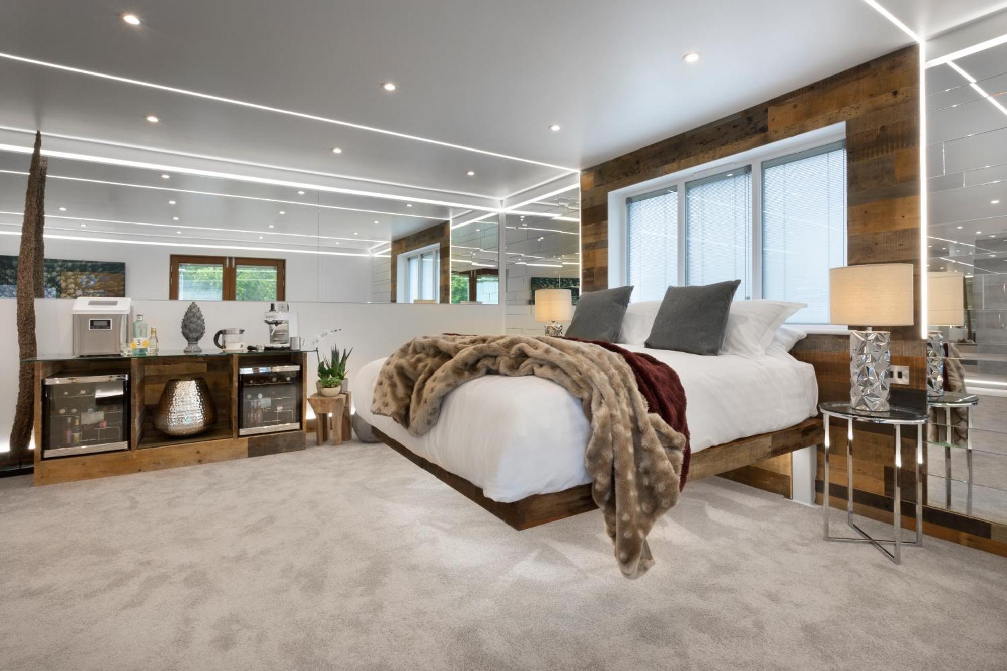 Aphrodites Group - Luxury Hot Tub Suites In Central Lake District! باونيس أون وينديرمير المظهر الخارجي الصورة