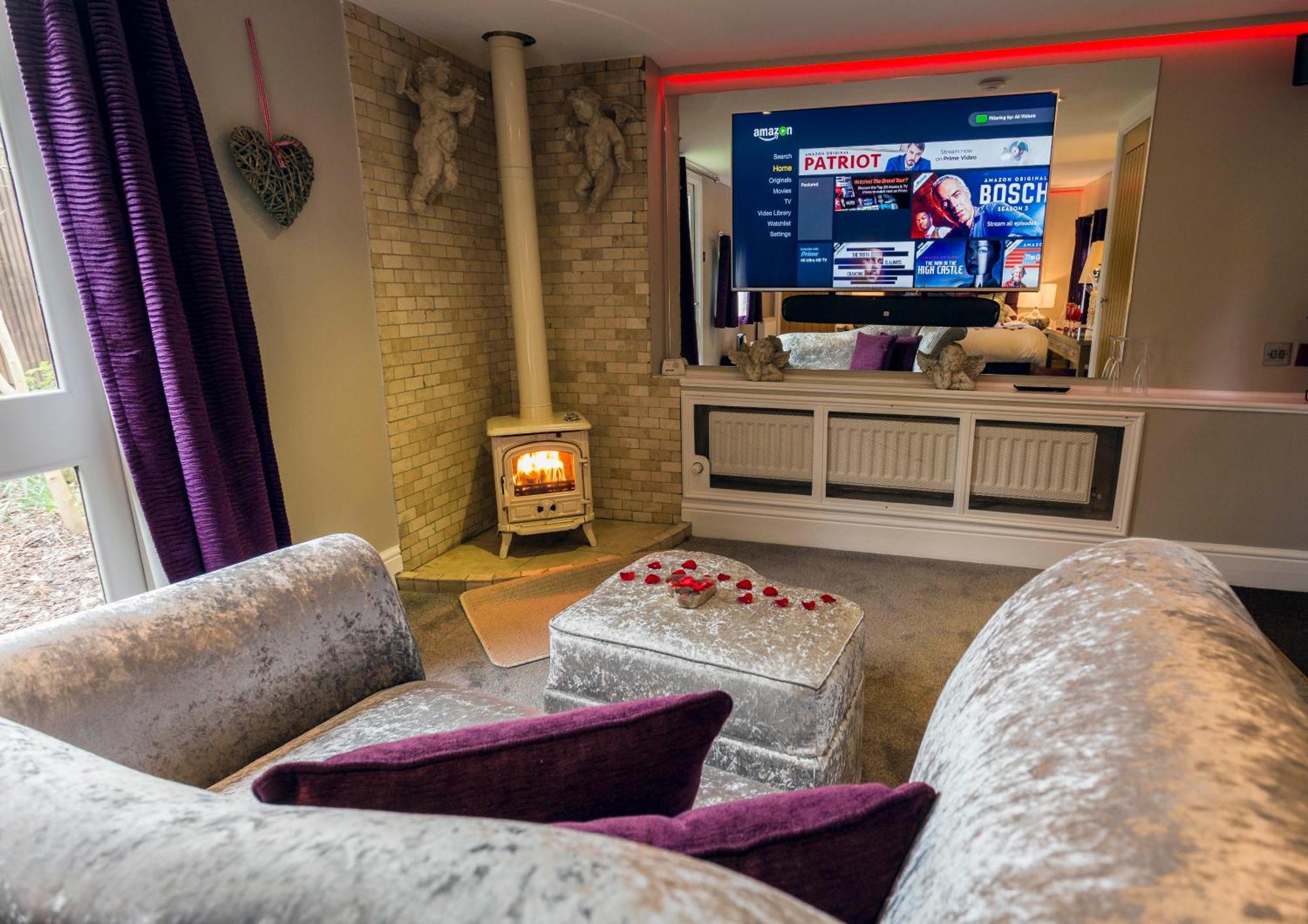 Aphrodites Group - Luxury Hot Tub Suites In Central Lake District! باونيس أون وينديرمير المظهر الخارجي الصورة