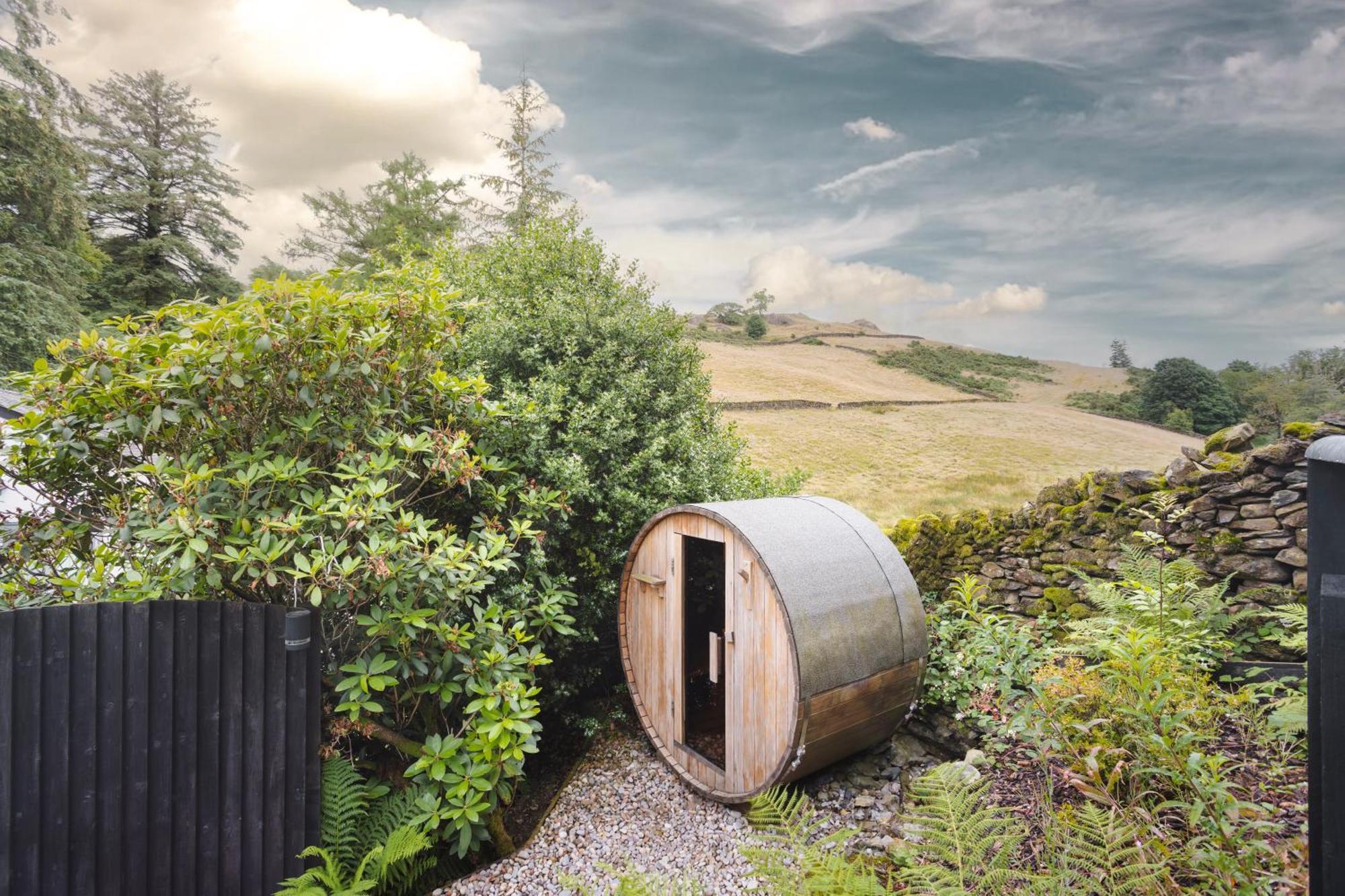 Aphrodites Group - Luxury Hot Tub Suites In Central Lake District! باونيس أون وينديرمير المظهر الخارجي الصورة