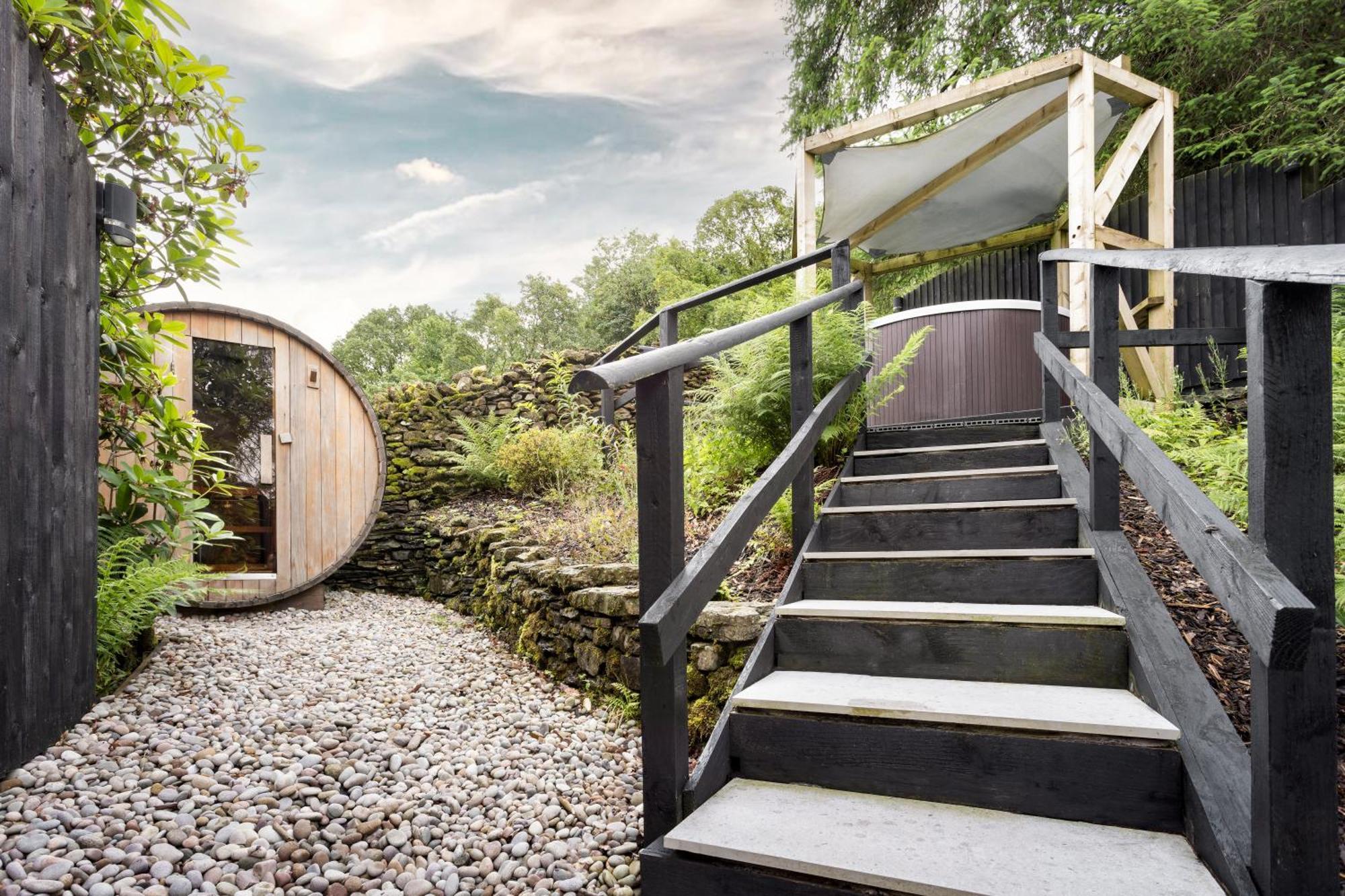 Aphrodites Group - Luxury Hot Tub Suites In Central Lake District! باونيس أون وينديرمير المظهر الخارجي الصورة