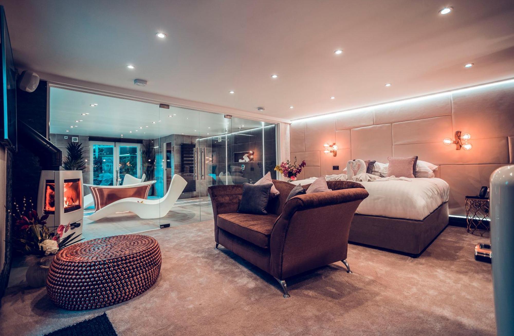 Aphrodites Group - Luxury Hot Tub Suites In Central Lake District! باونيس أون وينديرمير المظهر الخارجي الصورة