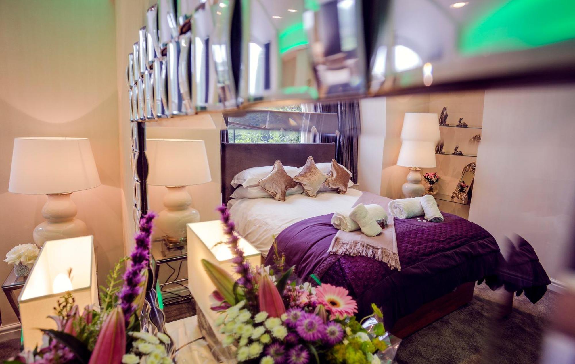 Aphrodites Group - Luxury Hot Tub Suites In Central Lake District! باونيس أون وينديرمير المظهر الخارجي الصورة