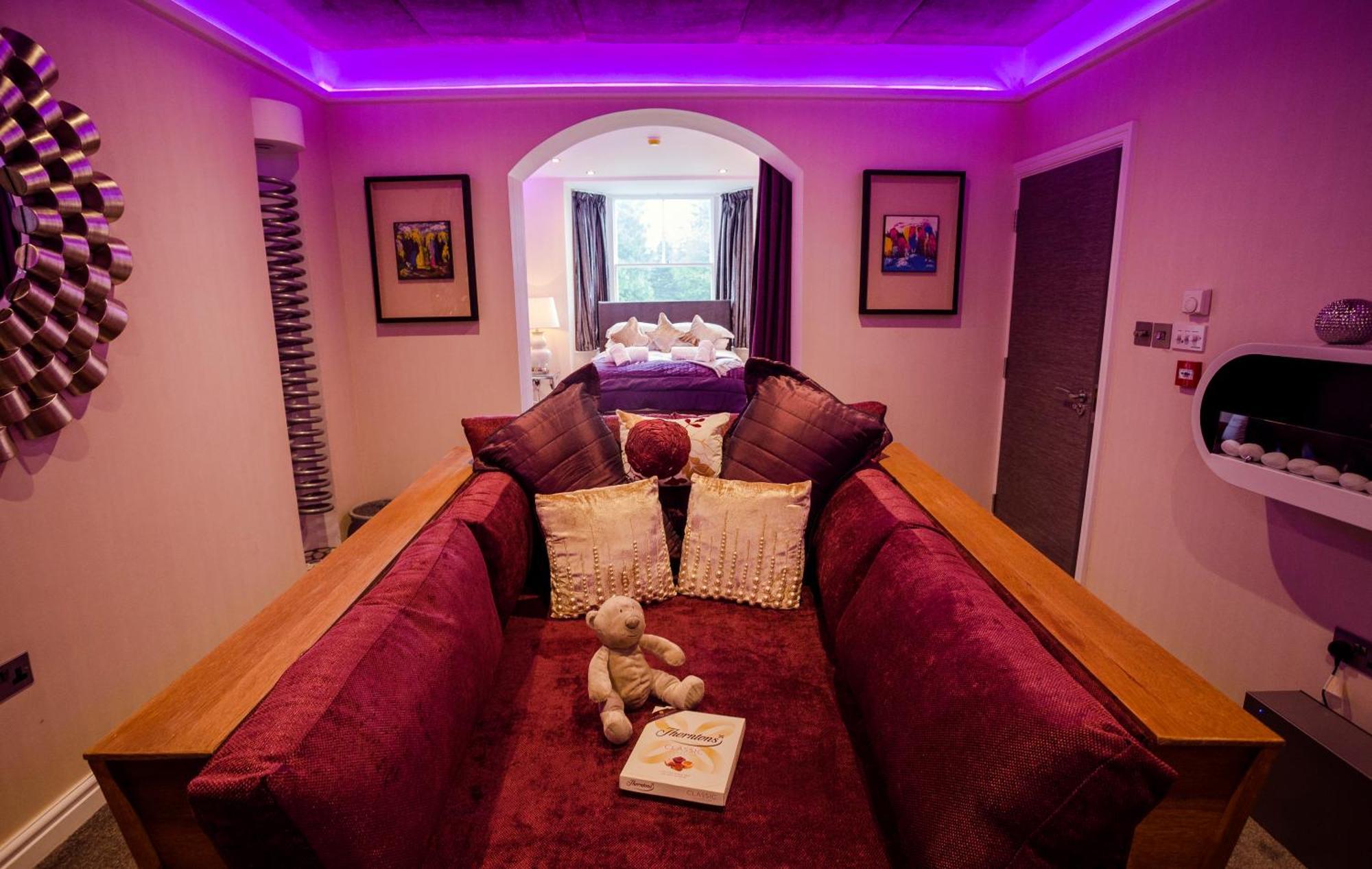 Aphrodites Group - Luxury Hot Tub Suites In Central Lake District! باونيس أون وينديرمير المظهر الخارجي الصورة
