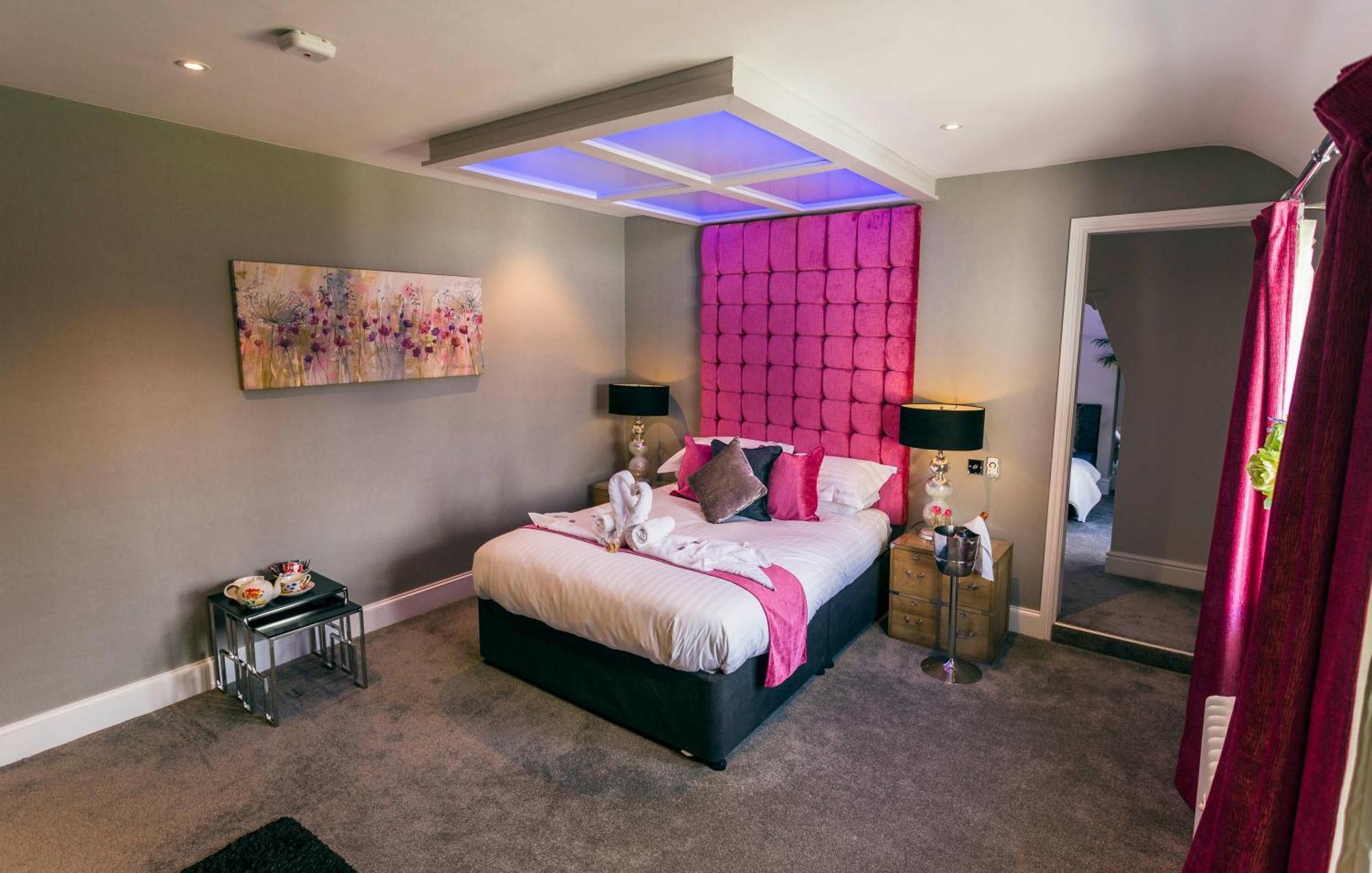 Aphrodites Group - Luxury Hot Tub Suites In Central Lake District! باونيس أون وينديرمير المظهر الخارجي الصورة