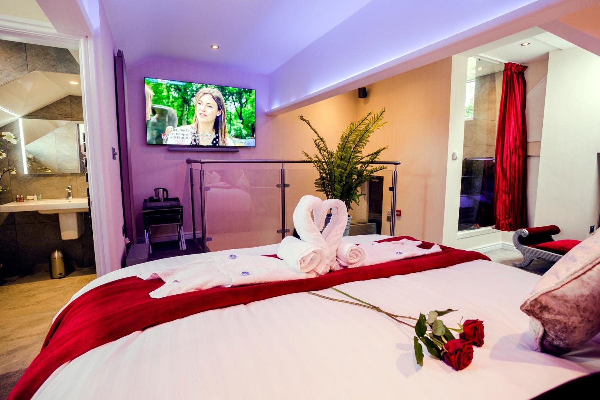Aphrodites Group - Luxury Hot Tub Suites In Central Lake District! باونيس أون وينديرمير المظهر الخارجي الصورة