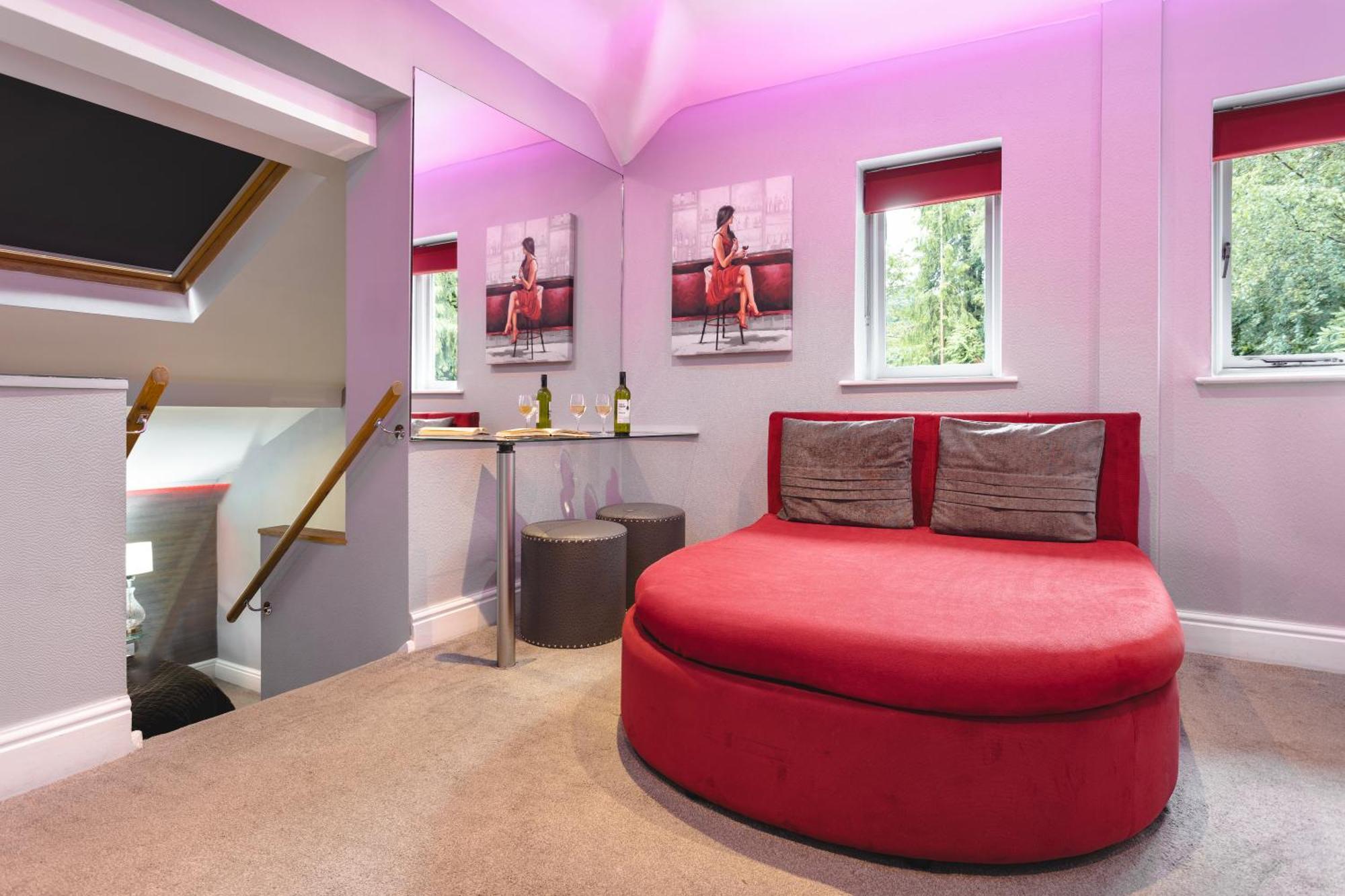 Aphrodites Group - Luxury Hot Tub Suites In Central Lake District! باونيس أون وينديرمير المظهر الخارجي الصورة