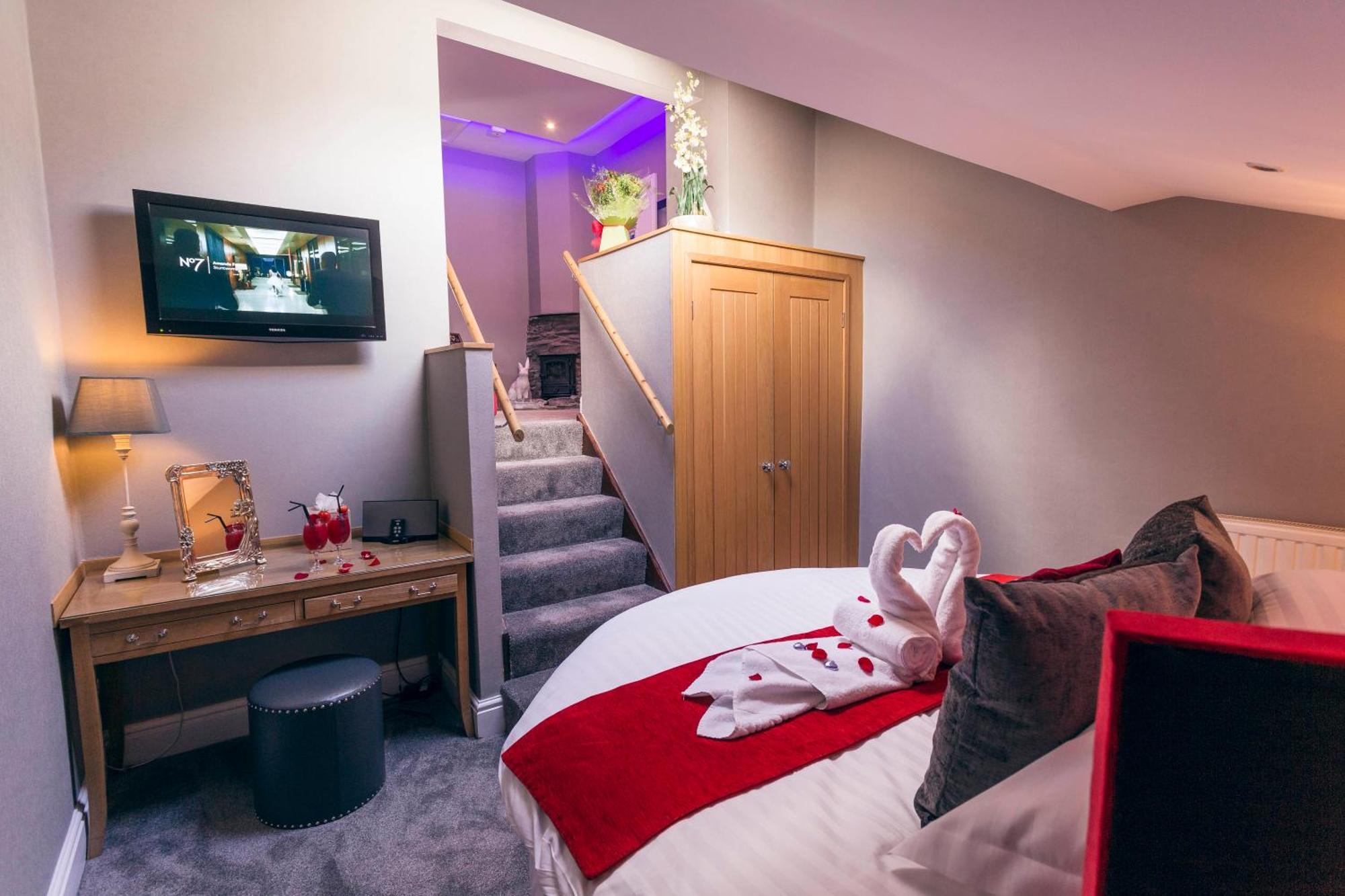 Aphrodites Group - Luxury Hot Tub Suites In Central Lake District! باونيس أون وينديرمير المظهر الخارجي الصورة
